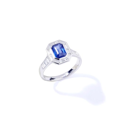 A sapphire and diamond cluster ring