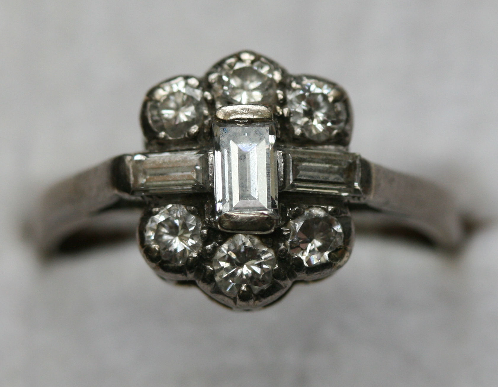 A diamond cluster ring