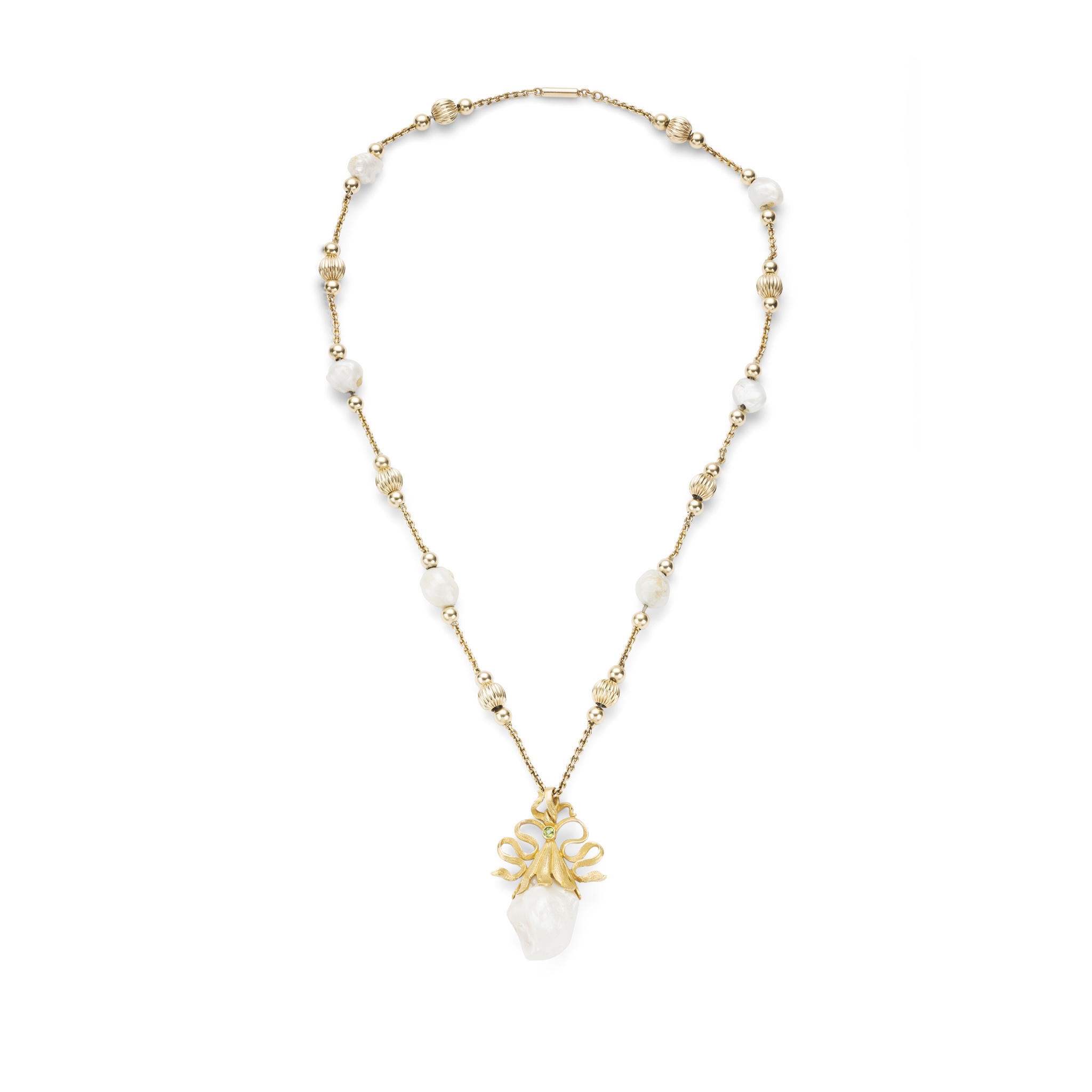 A baroque pearl and peridot pendant necklace