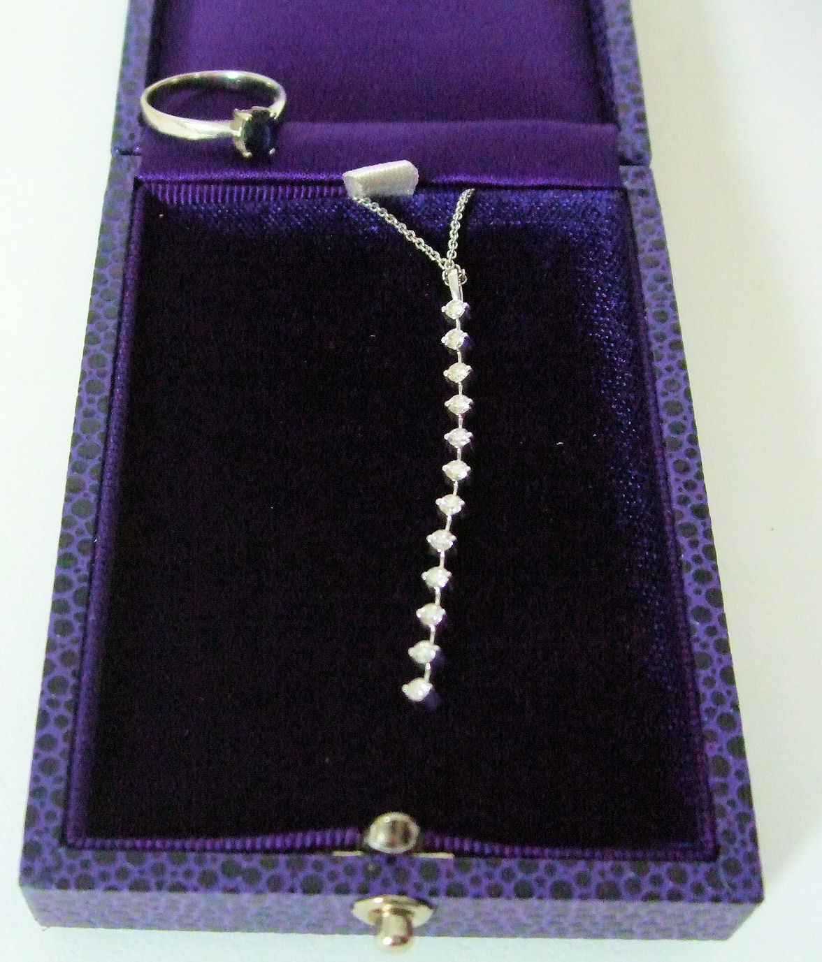 A contemporary 18ct white gold and diamond pendant