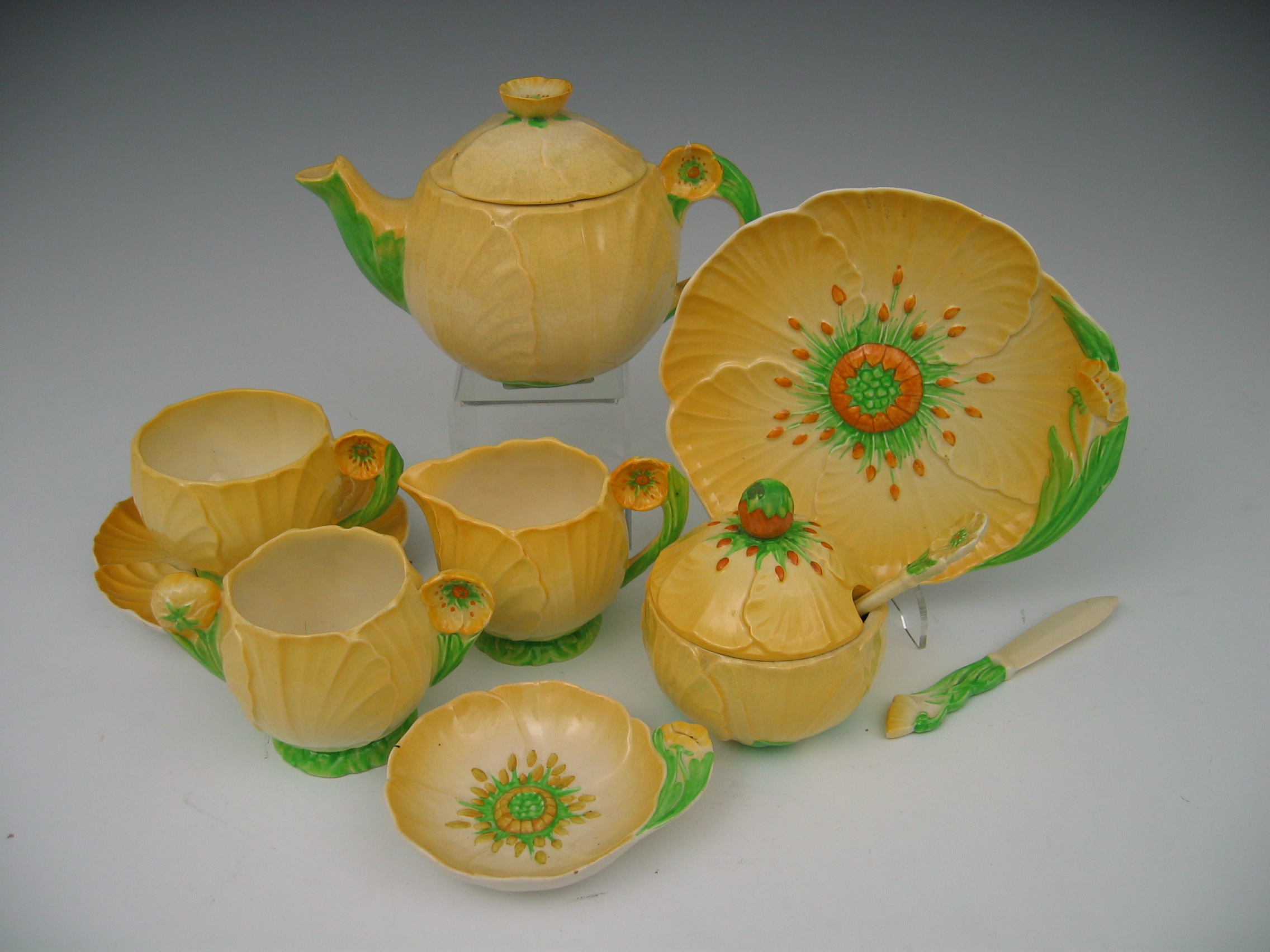 A Carlton Ware Australia Design 'Buttercup' part tea service,