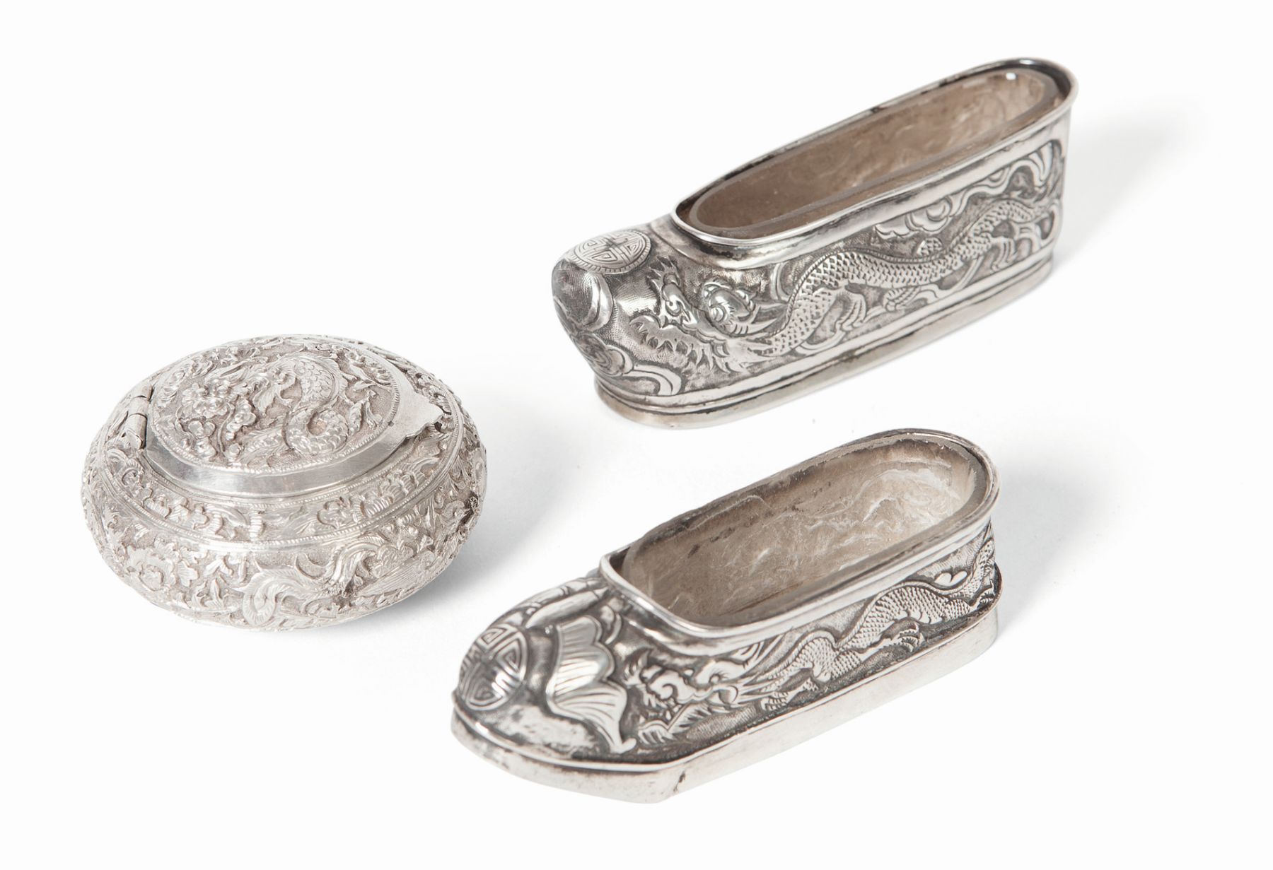 CHINESE EXPORT SILVER PILL BOX