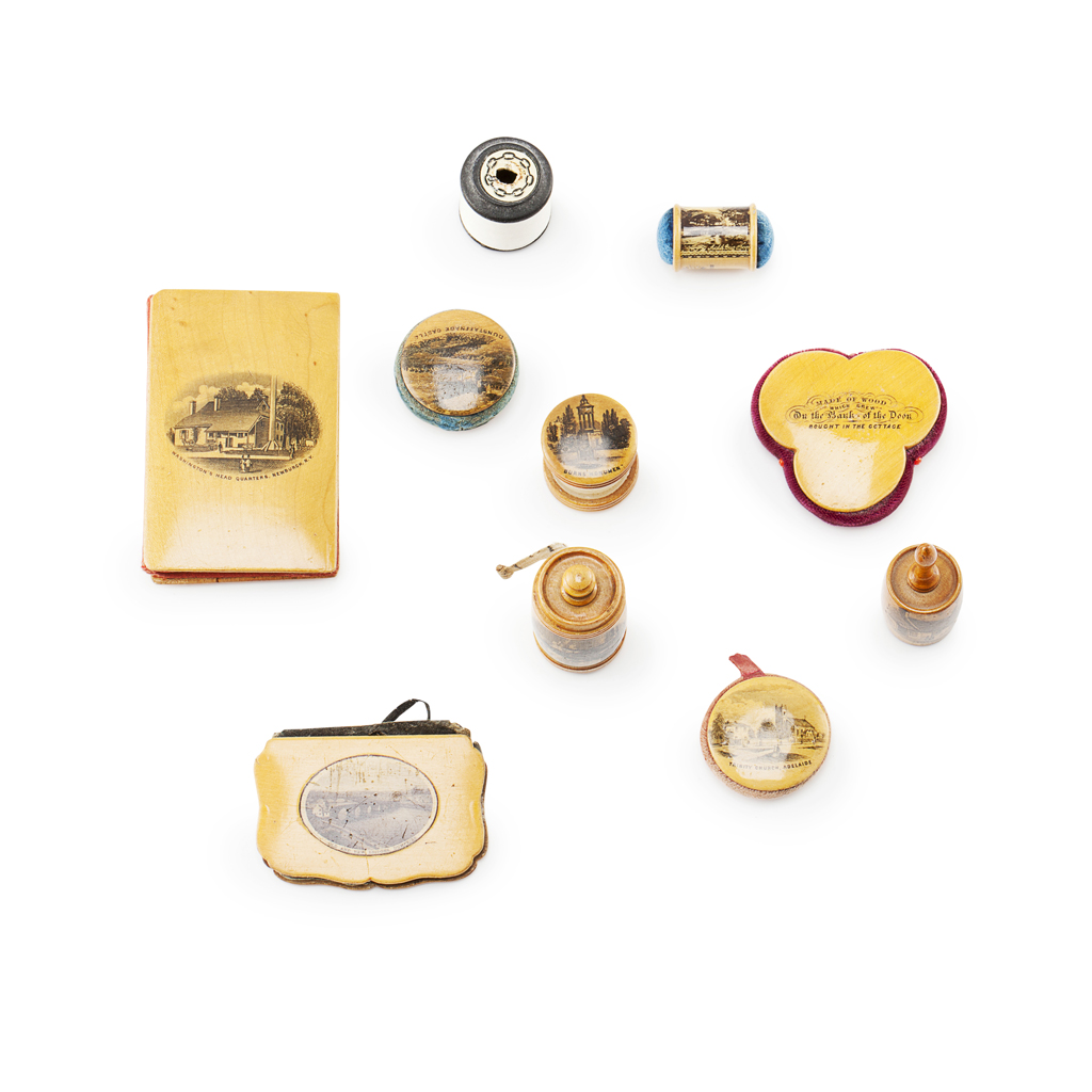 A GROUP OF MAUCHLINE WARE SEWING ITEMS