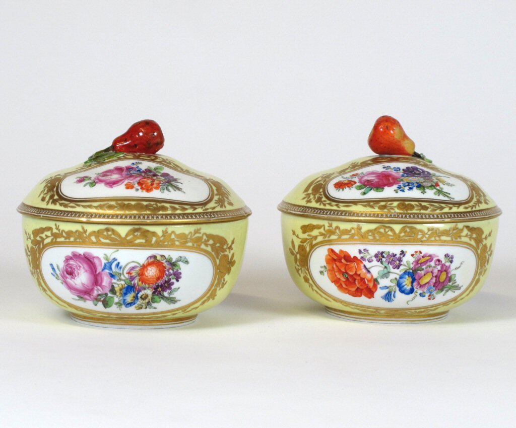 PAIR OF MEISSEN COVERED DISHES
