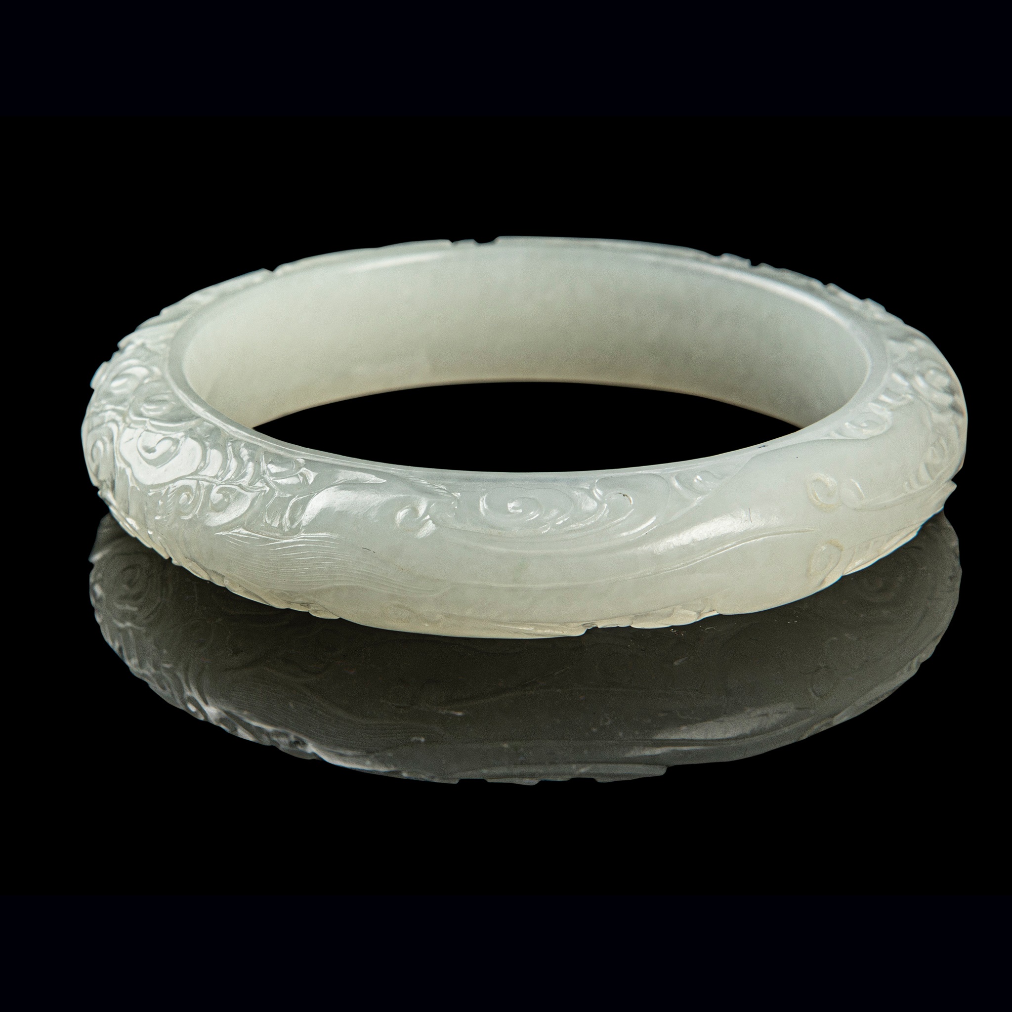 WHITE JADE 'DRAGON' BANGLE