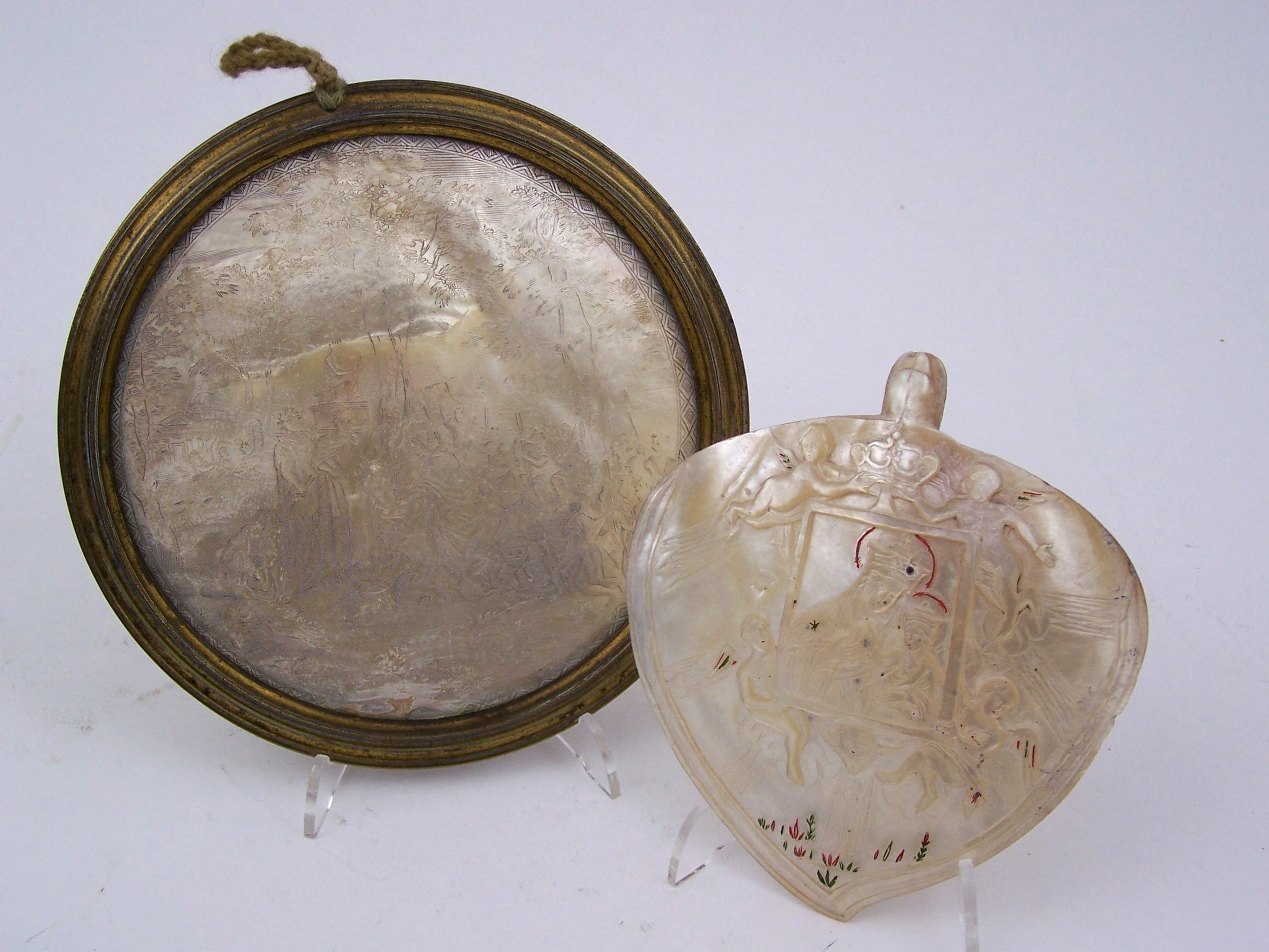 An early 19th century engraved shell,