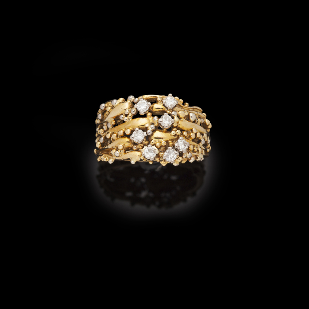 CHARLES DE TEMPLE - A modern diamond set ring