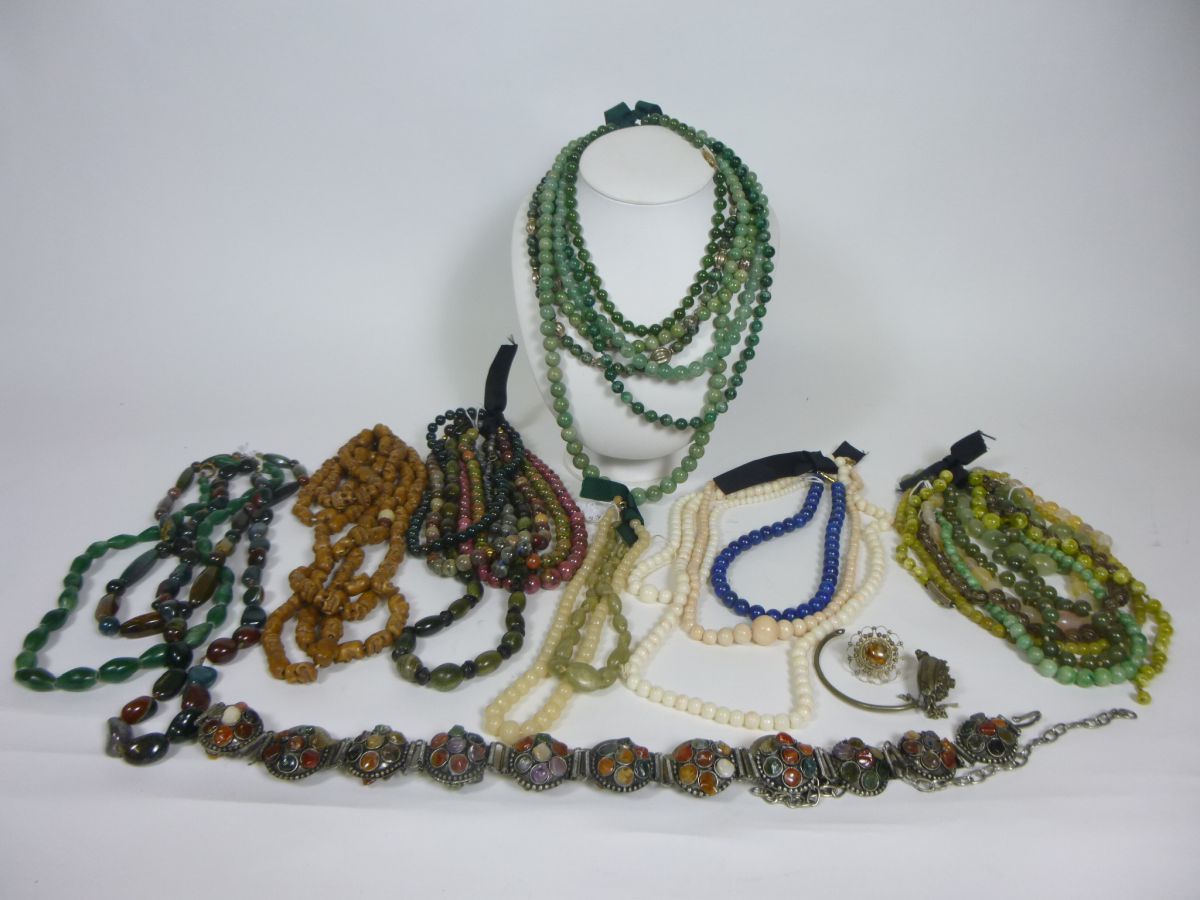 GROUP OF HARDSTONE JEWELLERY
