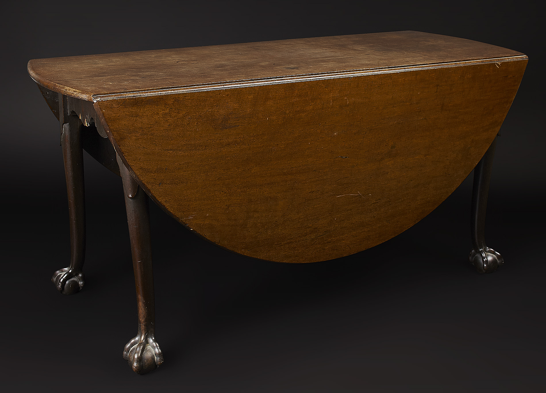 LARGE GEORGE II MAHOGANY DROP-LEAF DINING TABLE