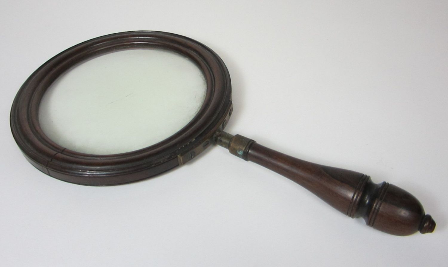 LARGE ROSEWOOD MAGNIFYING GLASS