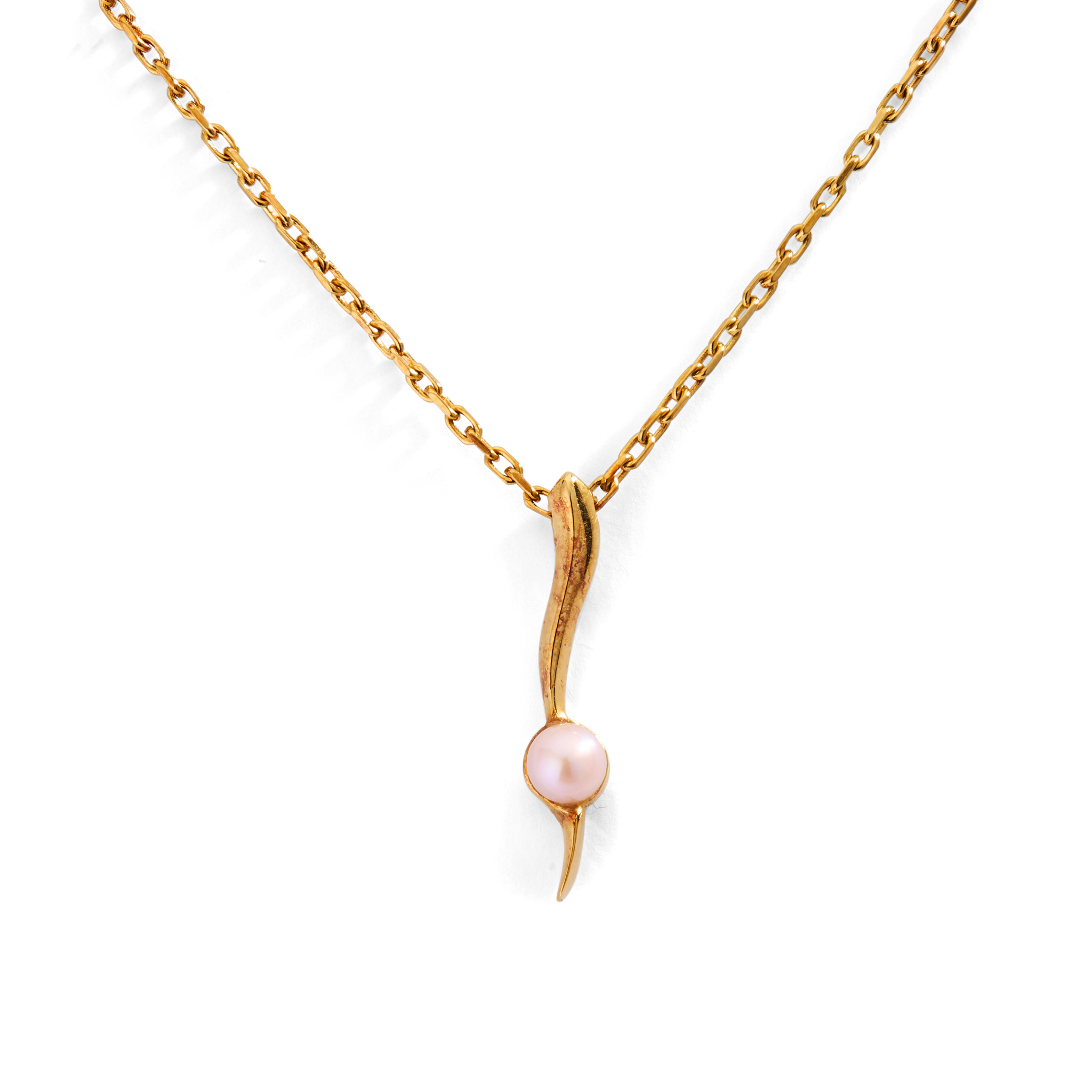AN 18CT GOLD SCOTTISH FRESHWATER PEARL PENDANT NECKLACE