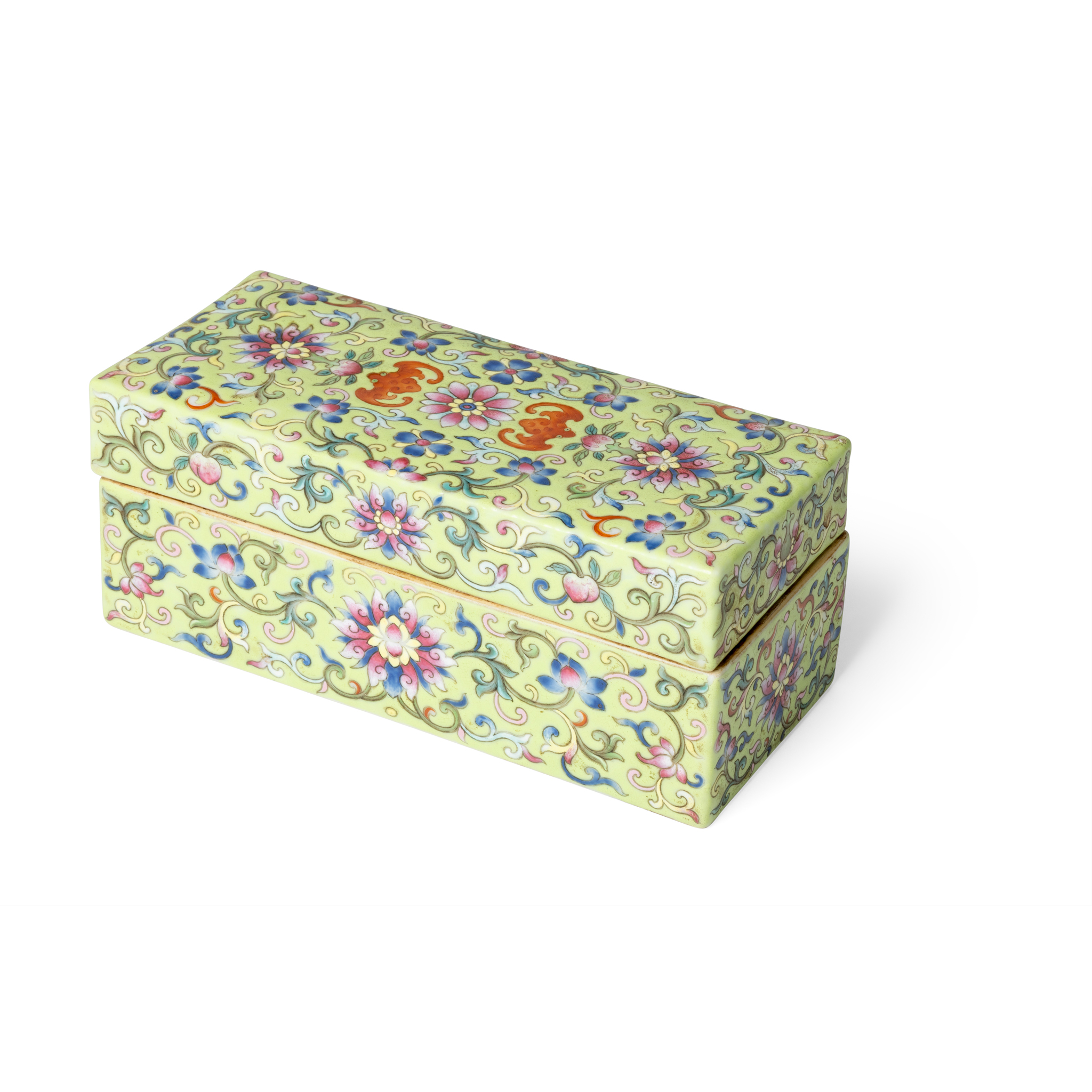 CHINESE LIME-GREEN-GROUND FAMILLE ROSE RECTANGULAR BOX AND COVER