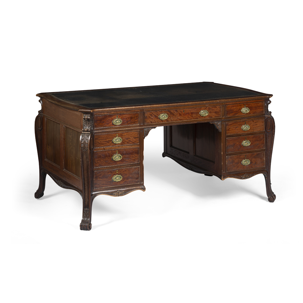 GEORGIAN STYLE MAHOGANY DESK