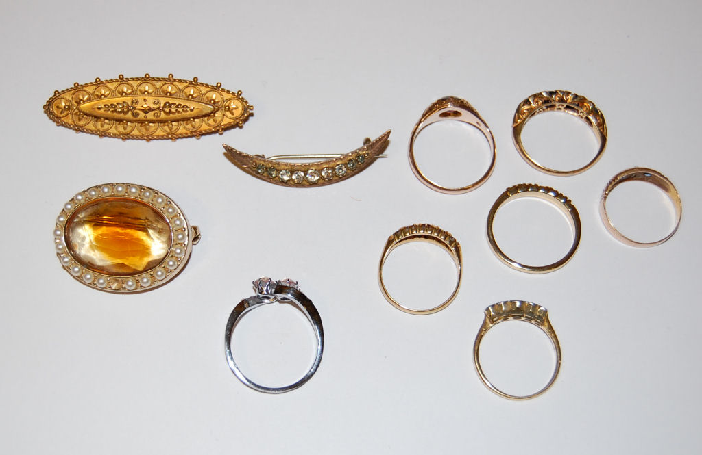 A five stone diamond ring and other jewellery to include