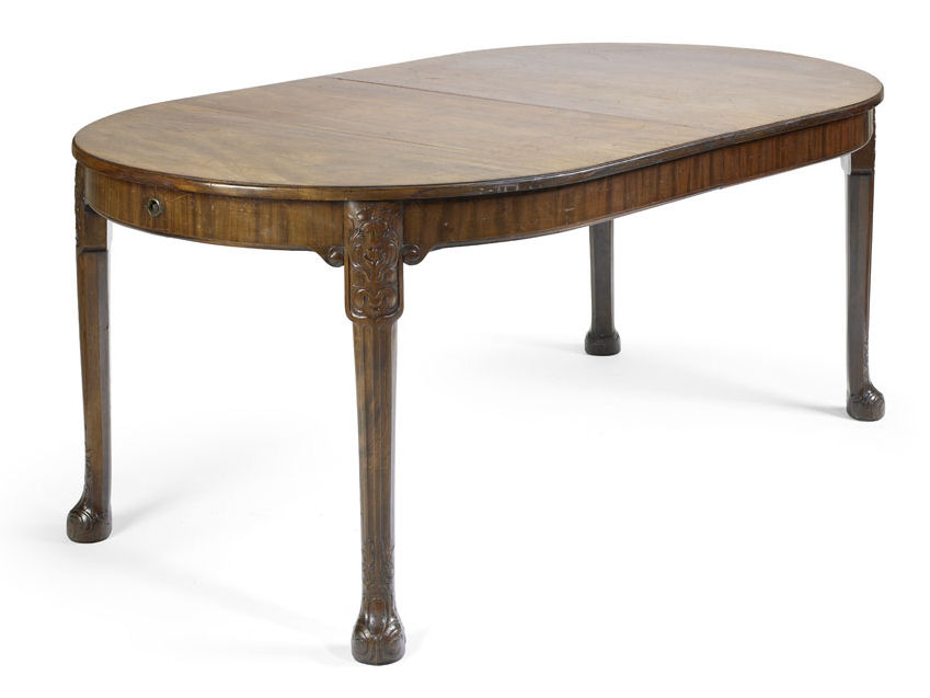 A mahogany extending dining table By Whytock & Reid, Edinburgh