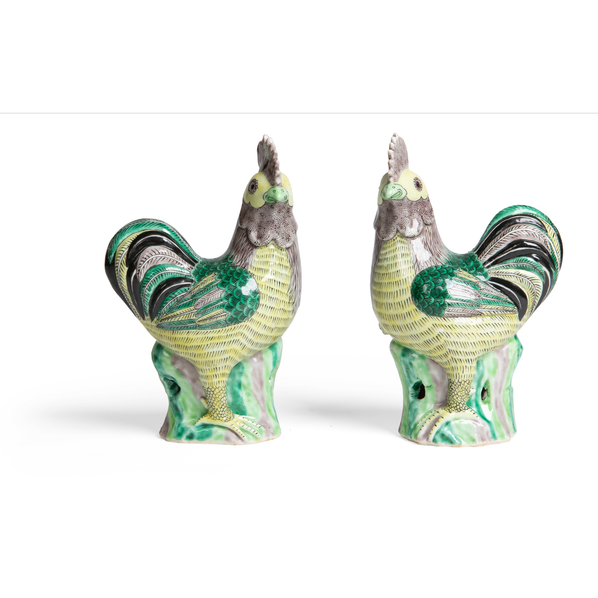 PAIR OF FAMILLE VERTE ROOSTERS