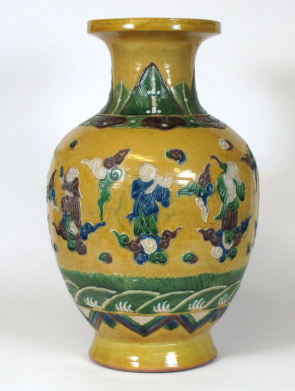 CHINESE SUSANCAI VASE IN THE KANGXI MANNER