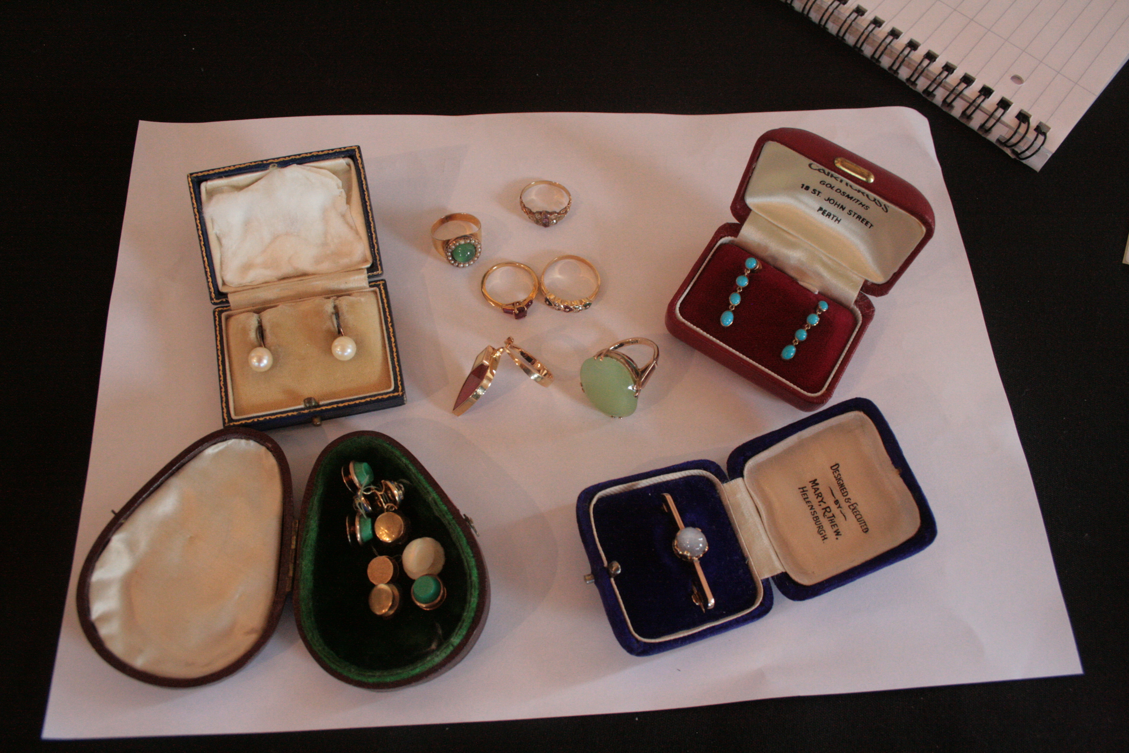 A collection of jewellery