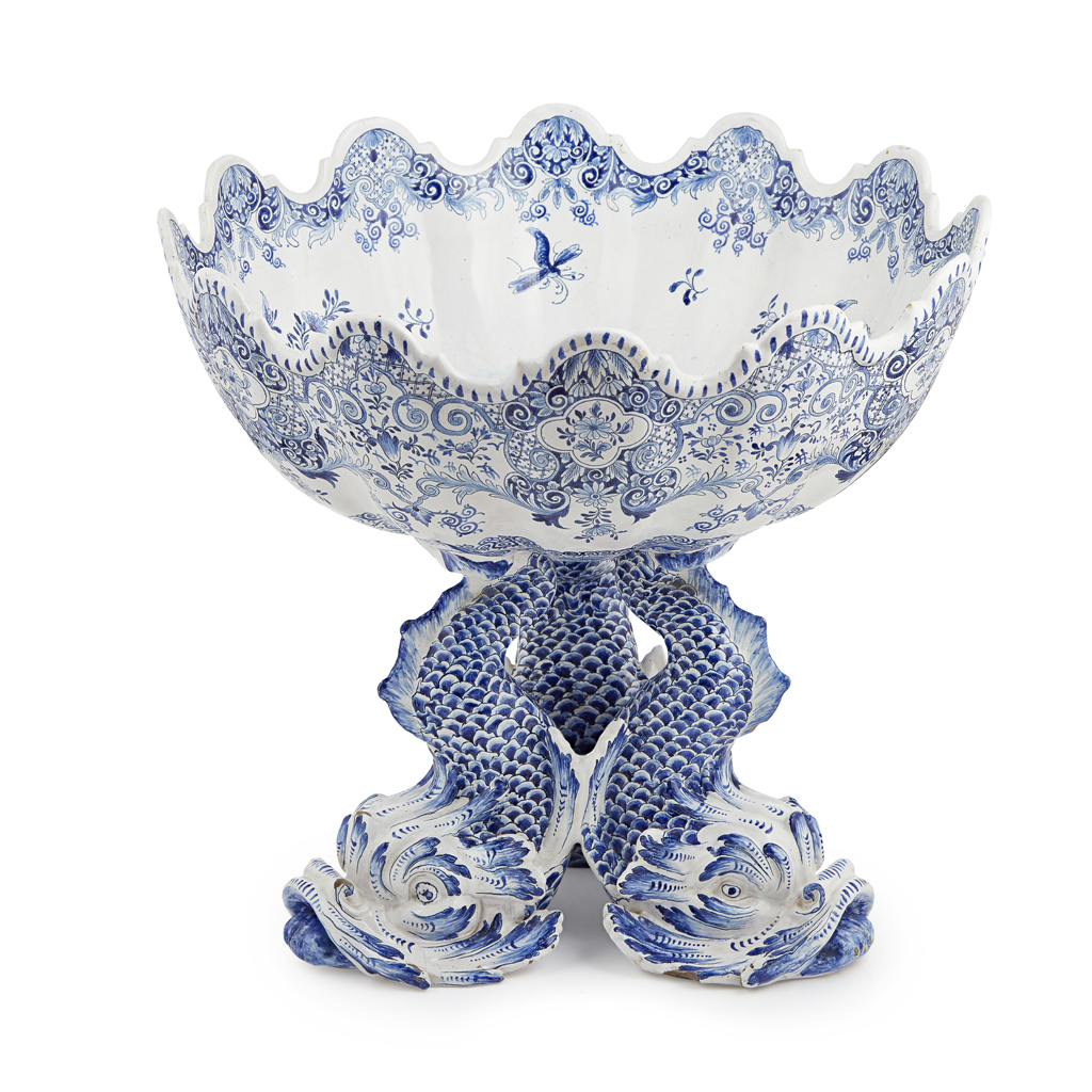 CONTINENTAL FAIENCE BLUE AND WHITE MONTIETH PUNCH BOWL