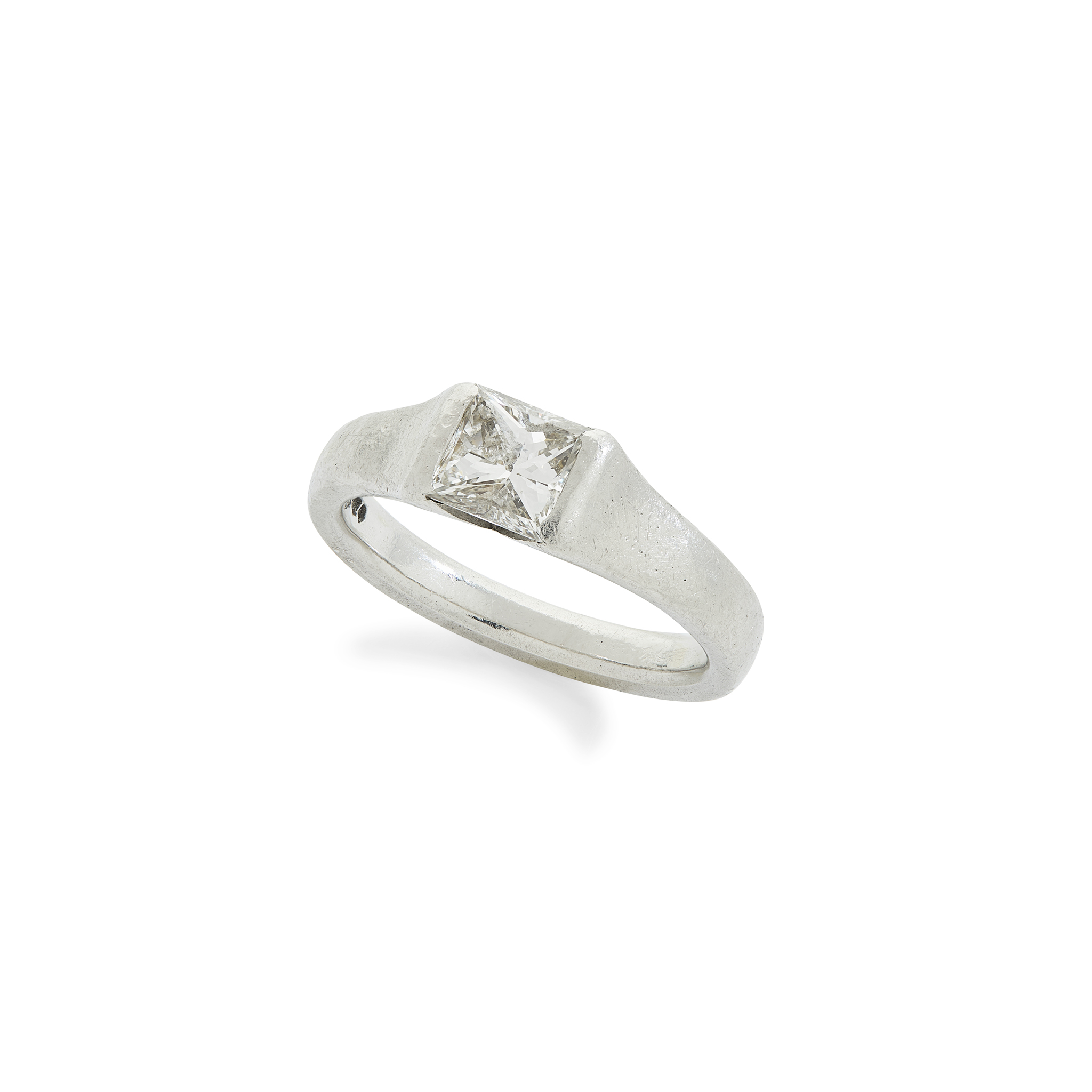 Wint & Kidd: A platinum diamond single-stone ring