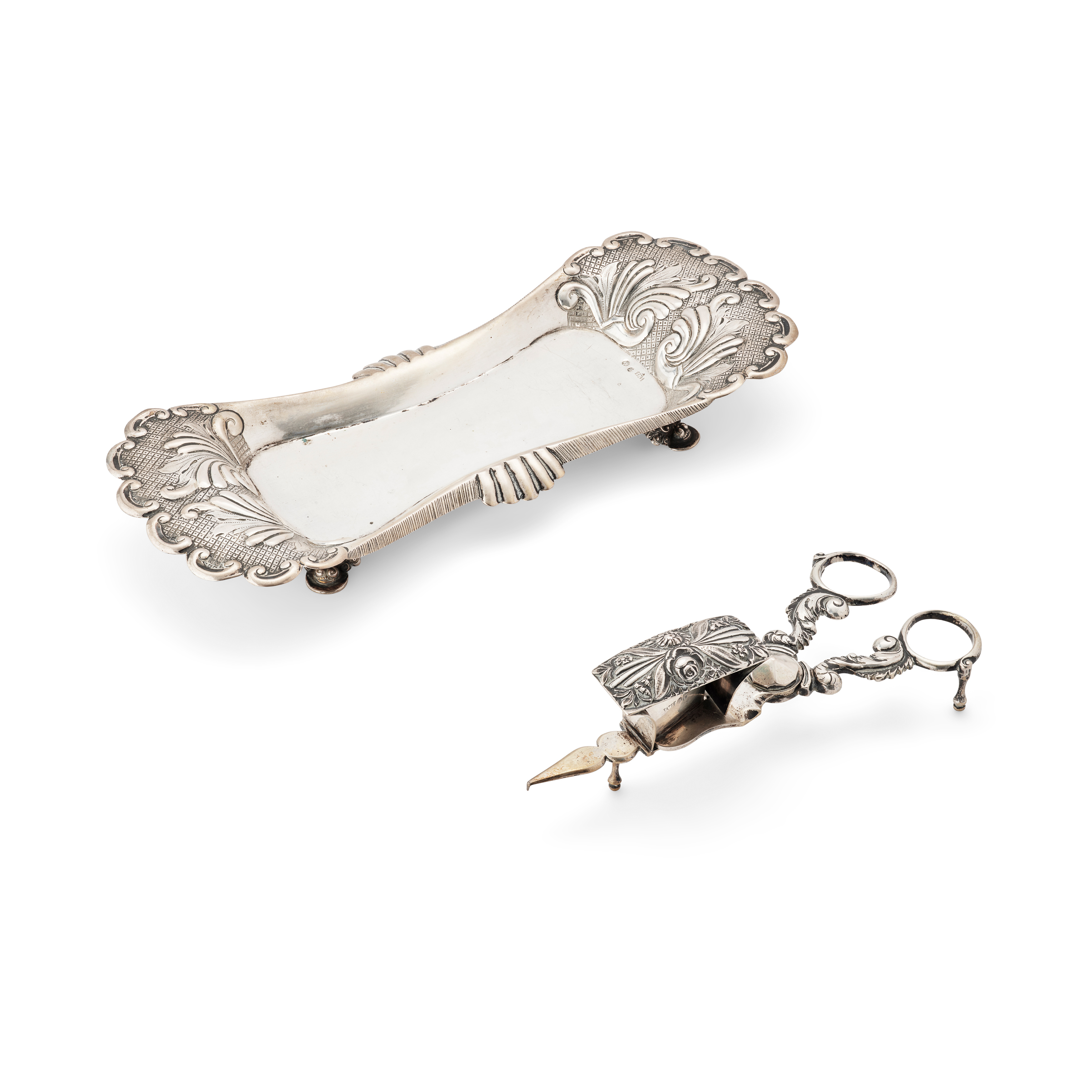 A CONTINENTAL SNUFFER TRAY AND WICK TRIMMERS