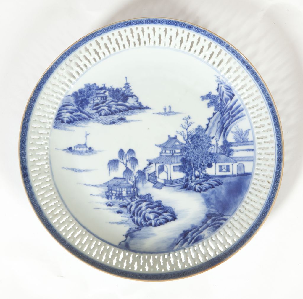 CHINESE EXPORT RETICULATED PLATE
