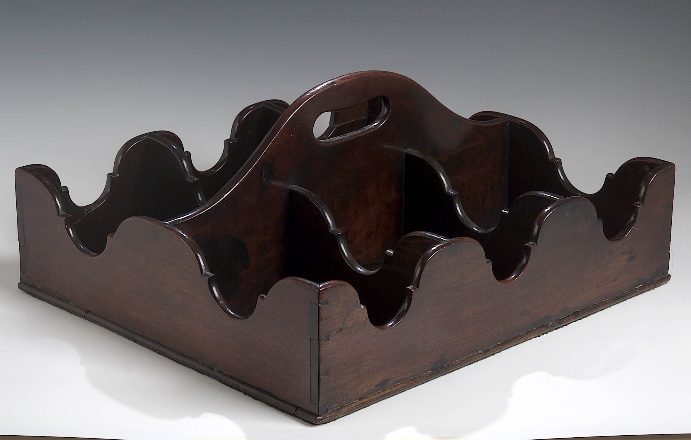 A George III mahogany bottle carrier