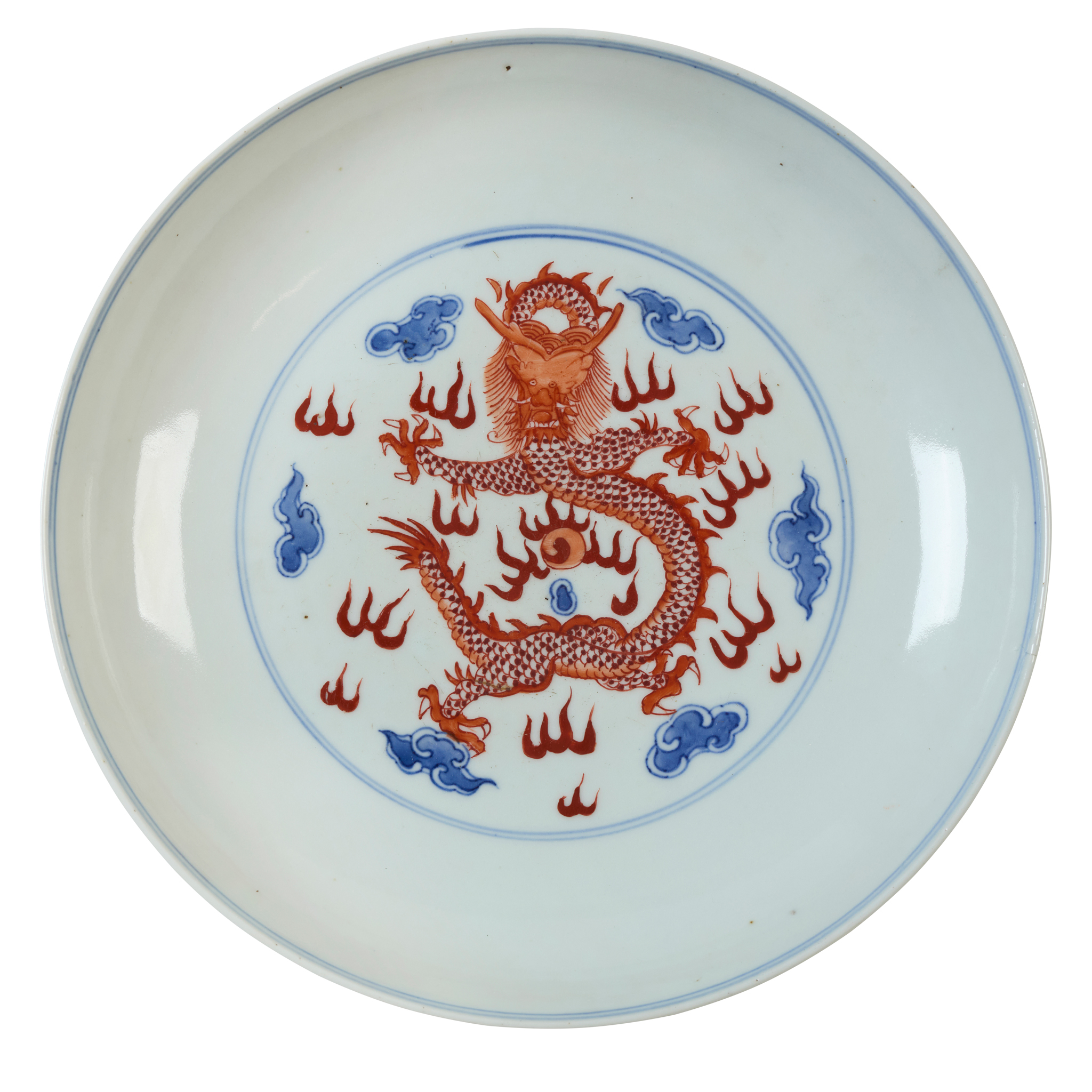 CHINESE IRON-RED WITH UNDERGLAZE BLUE 'DRAGON' PLATE