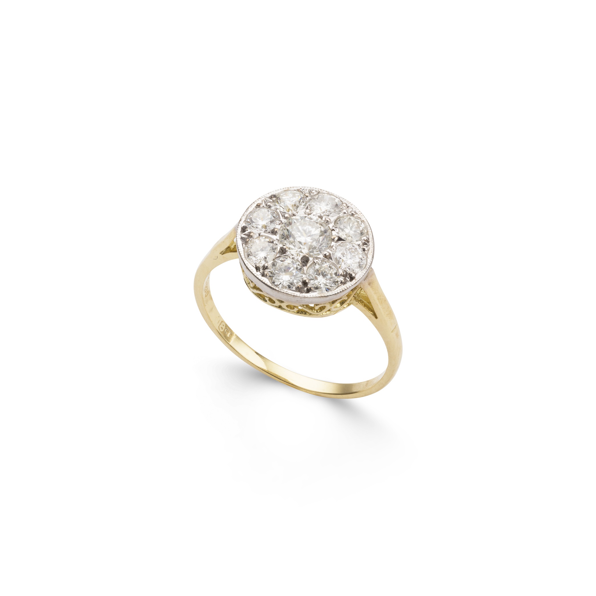 A diamond cluster ring in 18ct yellow gold