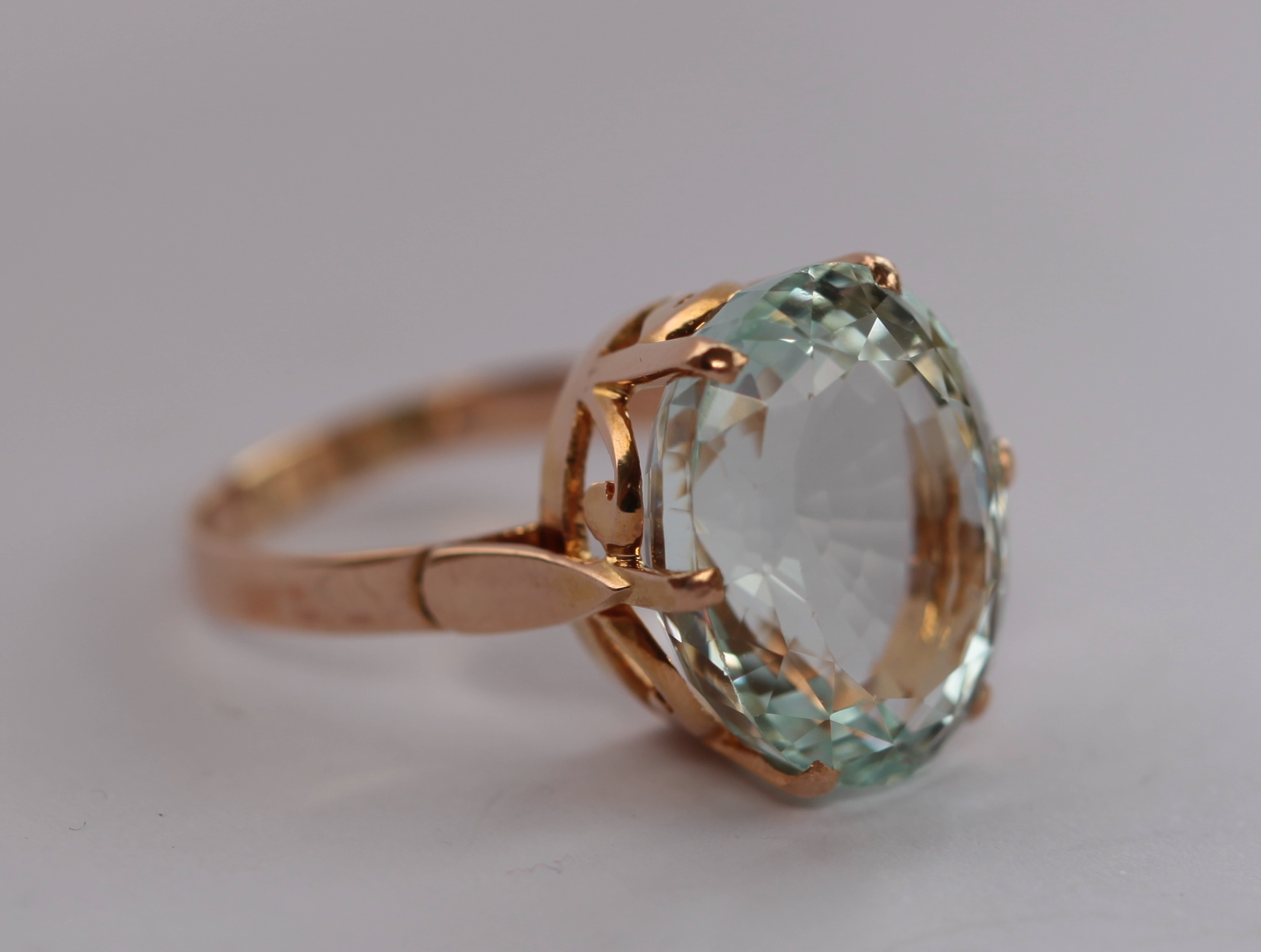 An aquamarine pendant