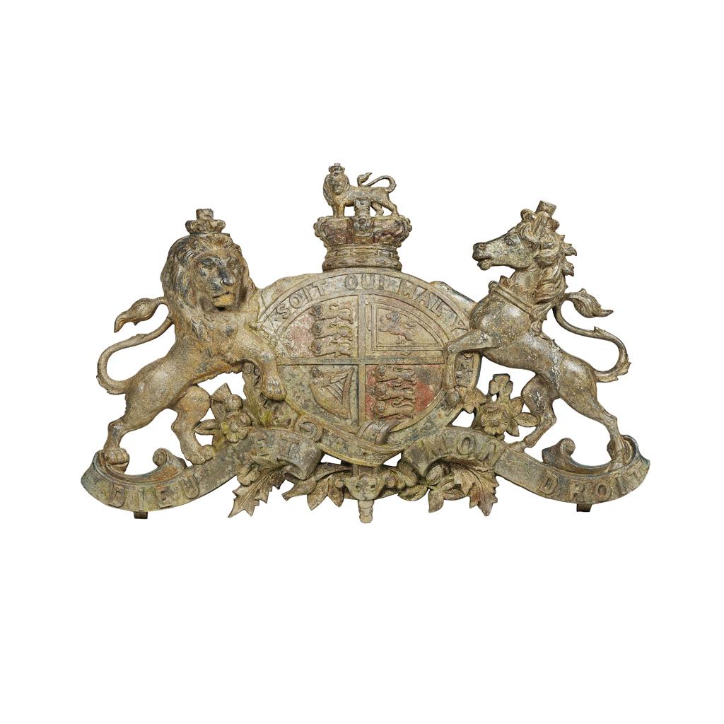 LARGE VICTORIAN CAST IRON ROYAL COAT OF ARMS