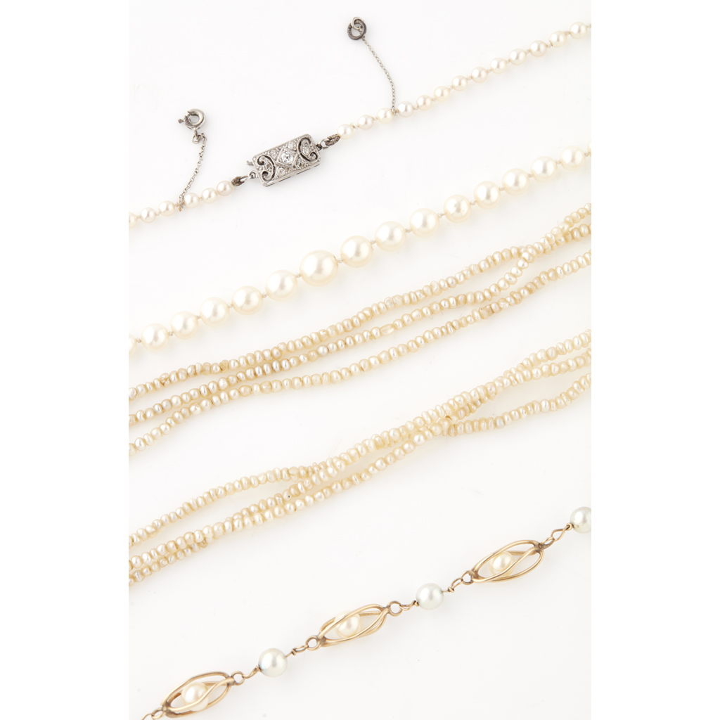 A collection of pearl jewellery