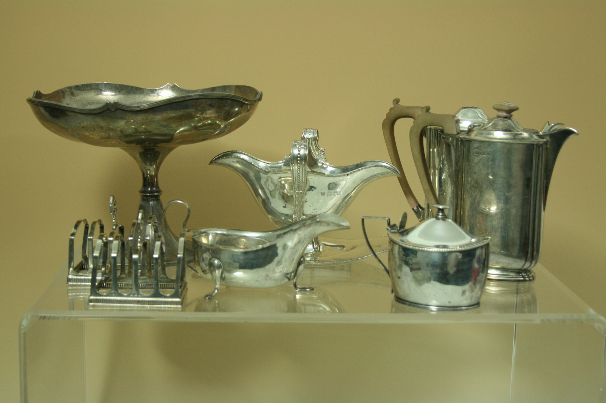 A mixed group of silver items to include