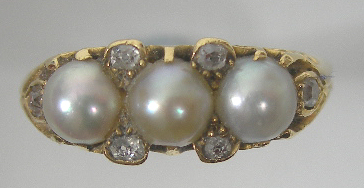 A Victorian gold ring,