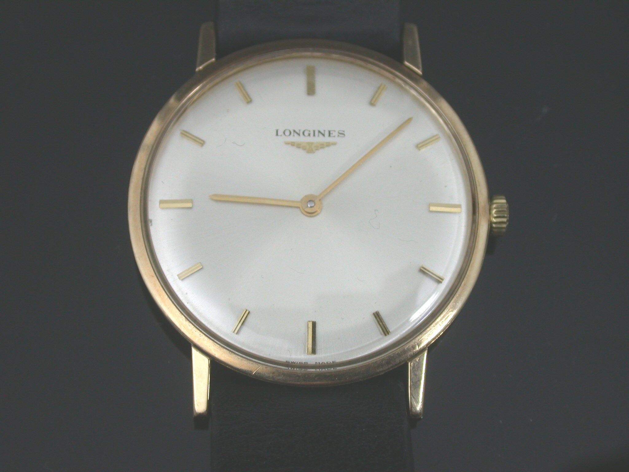 Longines - a gentleman's 1960's 9ct gold wristwatch,