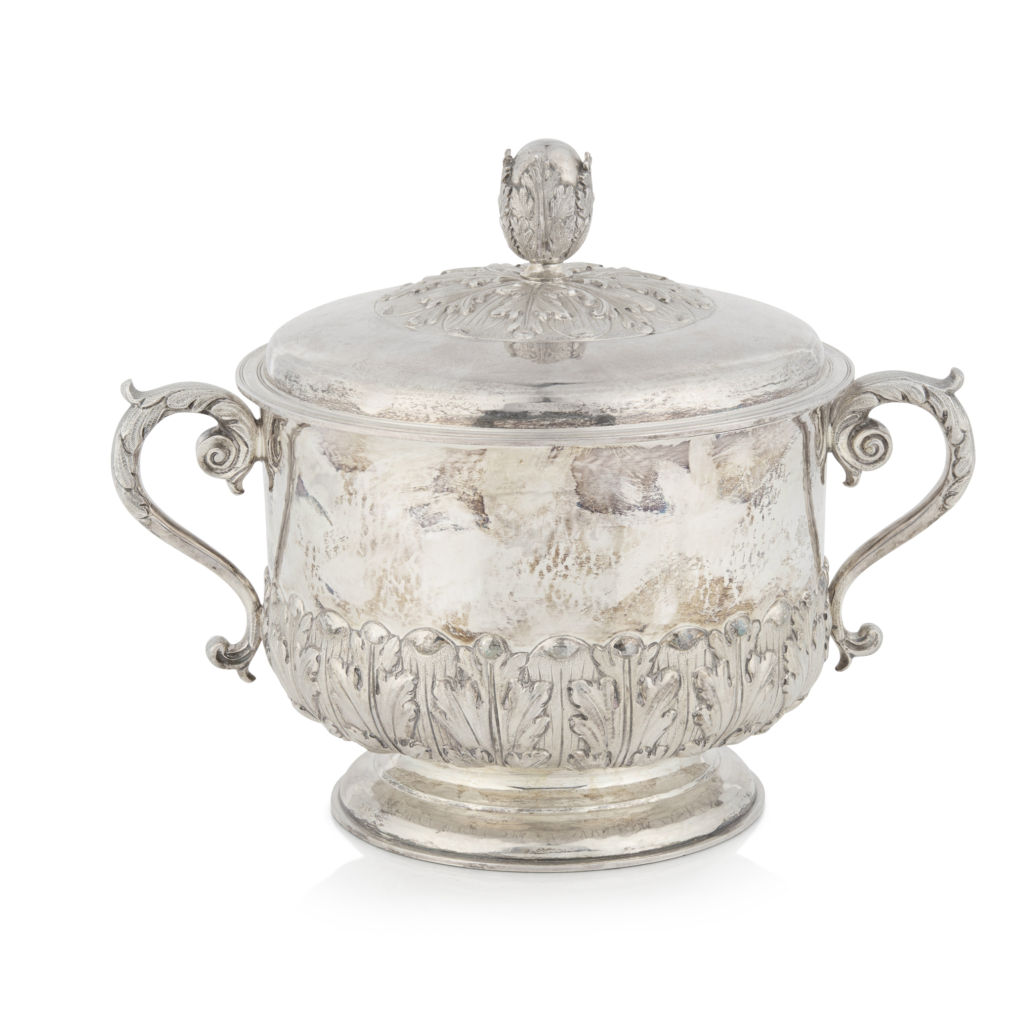 A CHARLES II STYLE PORRINGER AND COVER