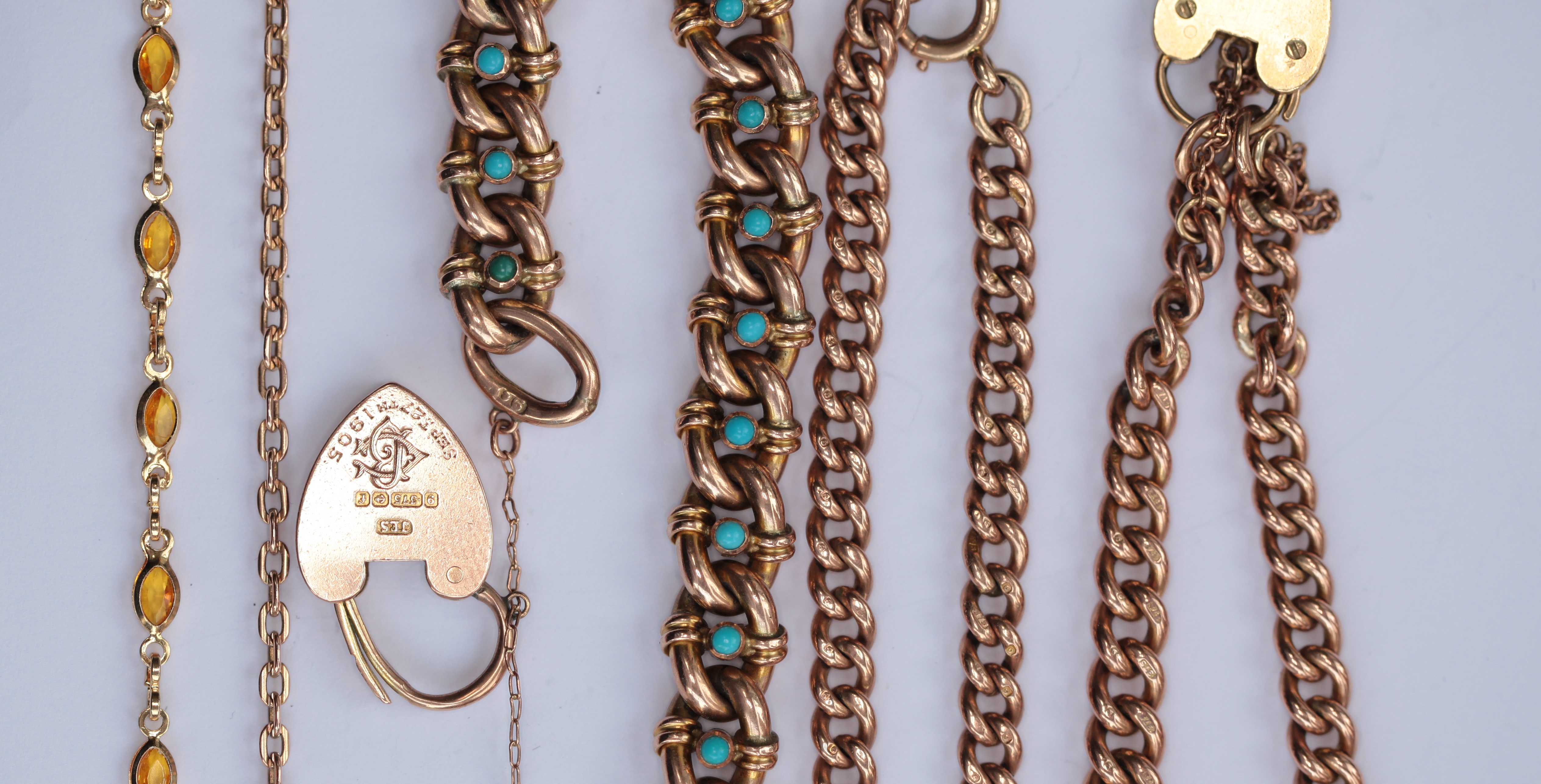 A group of 9ct gold jewellery