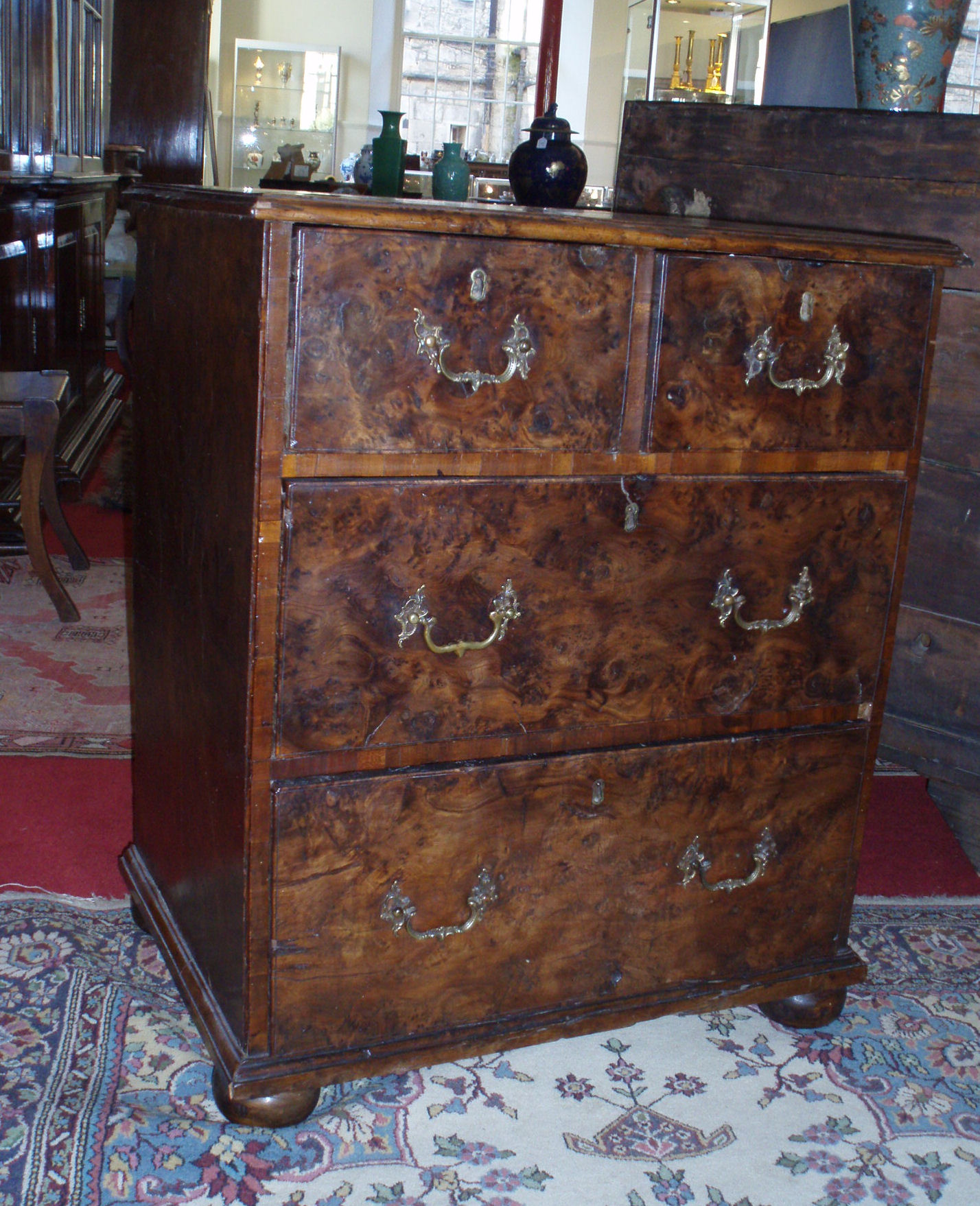 QUEEN ANNE BURR WALNUT BACHELORS' CHEST