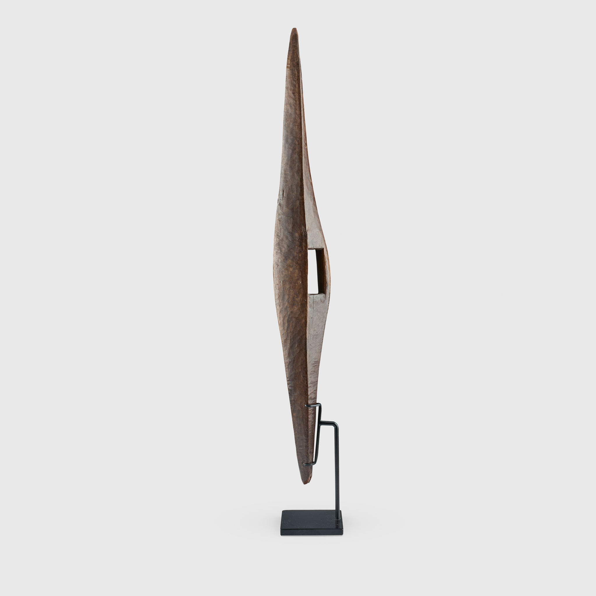 ABORIGINAL PARRYING SHIELD