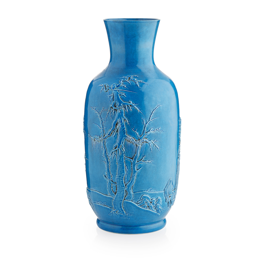 TURQUOISE-GLAZED CARVED 'SU WU' VASE