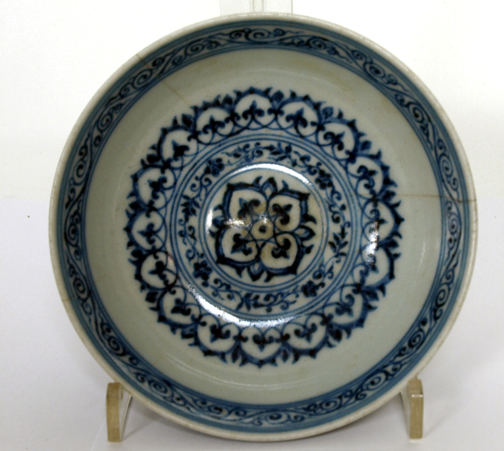 CHINESE BLUE PAINTED BOWL