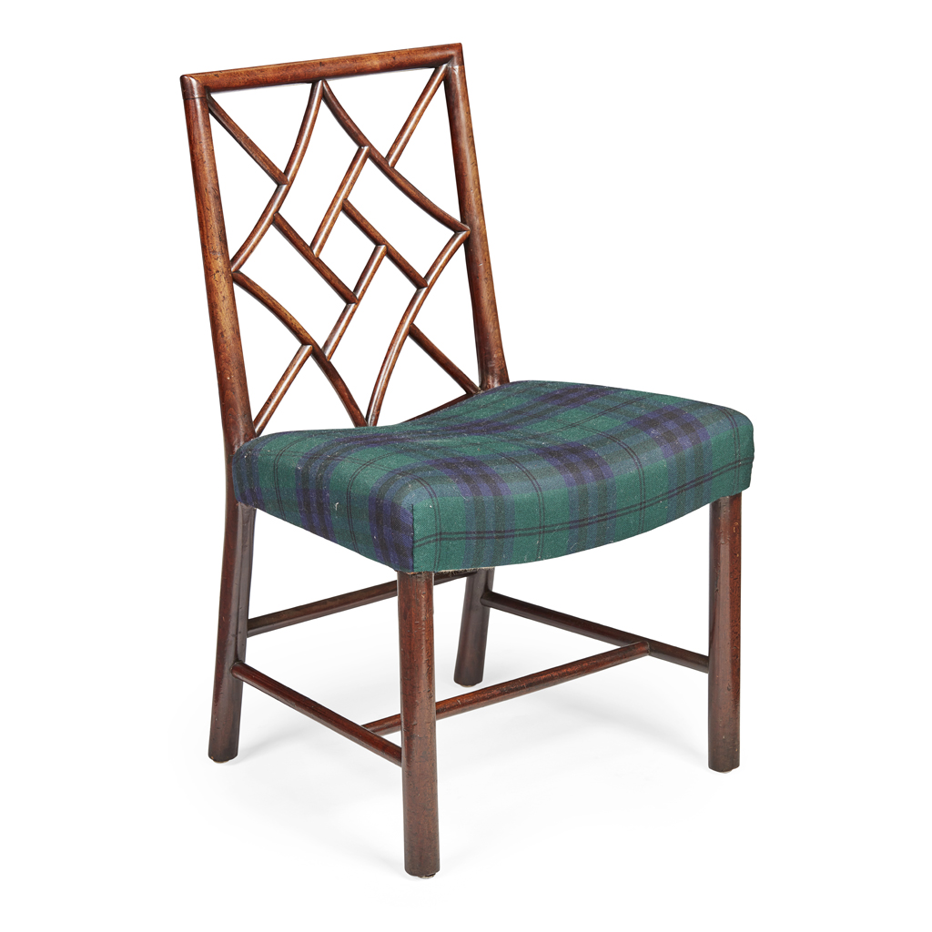 A MAHOGANY 'COCKPEN' SIDE CHAIR