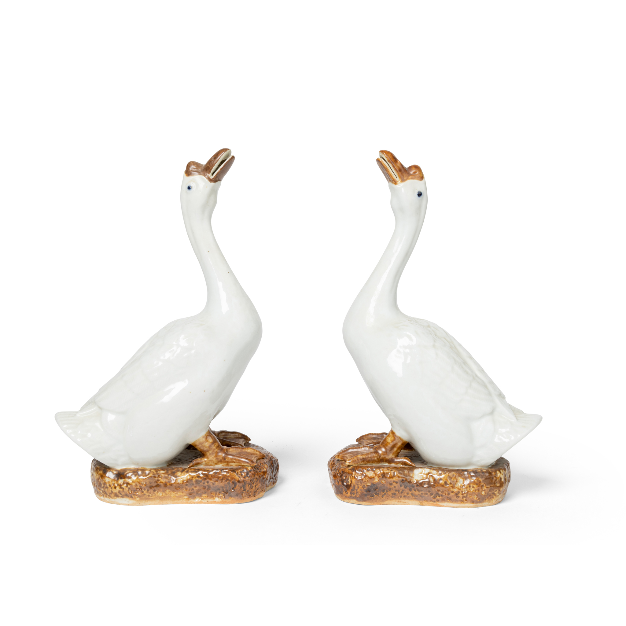 PAIR OF CHINESE EXPORT PORCELAIN MODELS OF GEESE