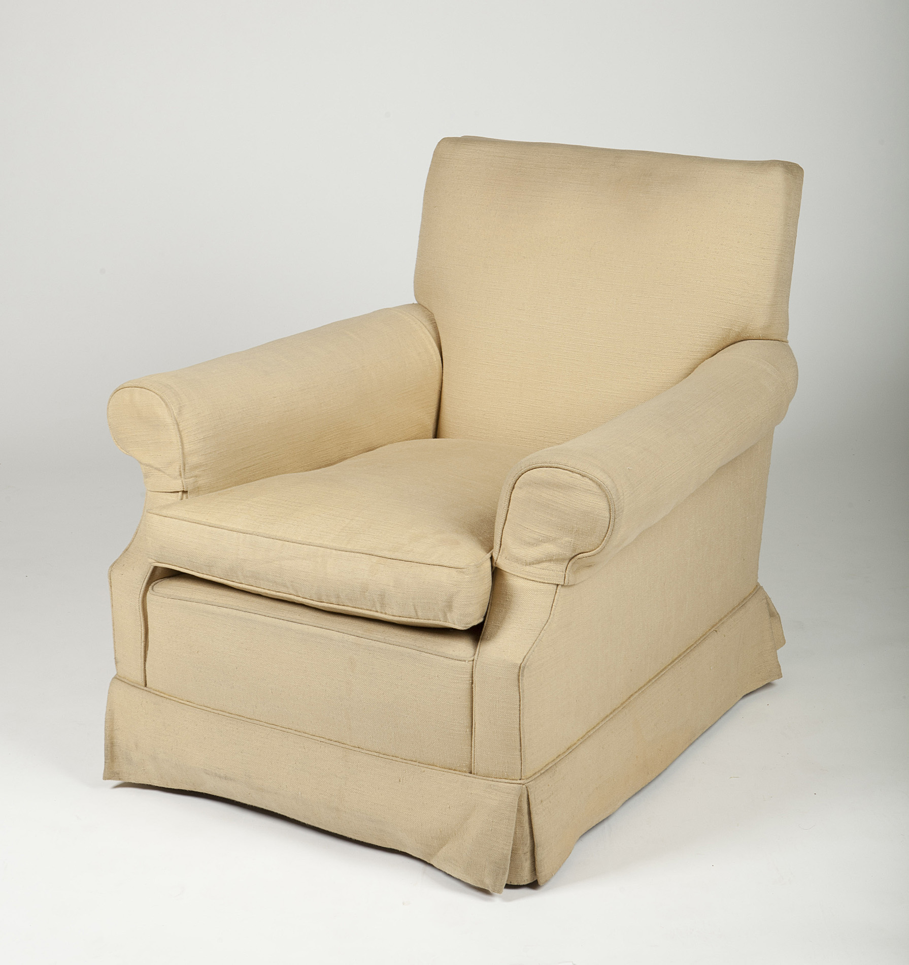 PAIR OF EASY UPHOLSTERED ARMCHAIRS