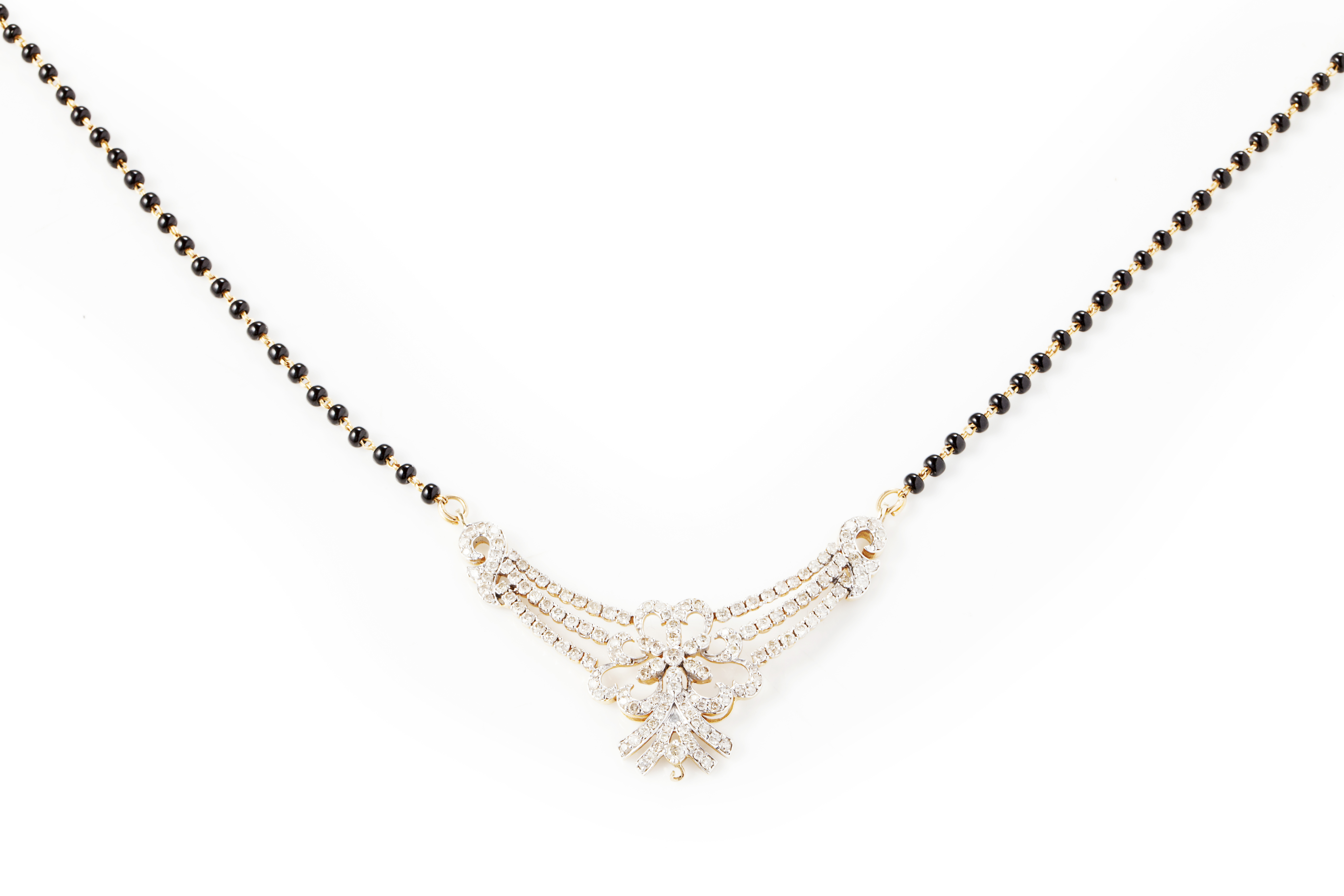 A diamond set necklace