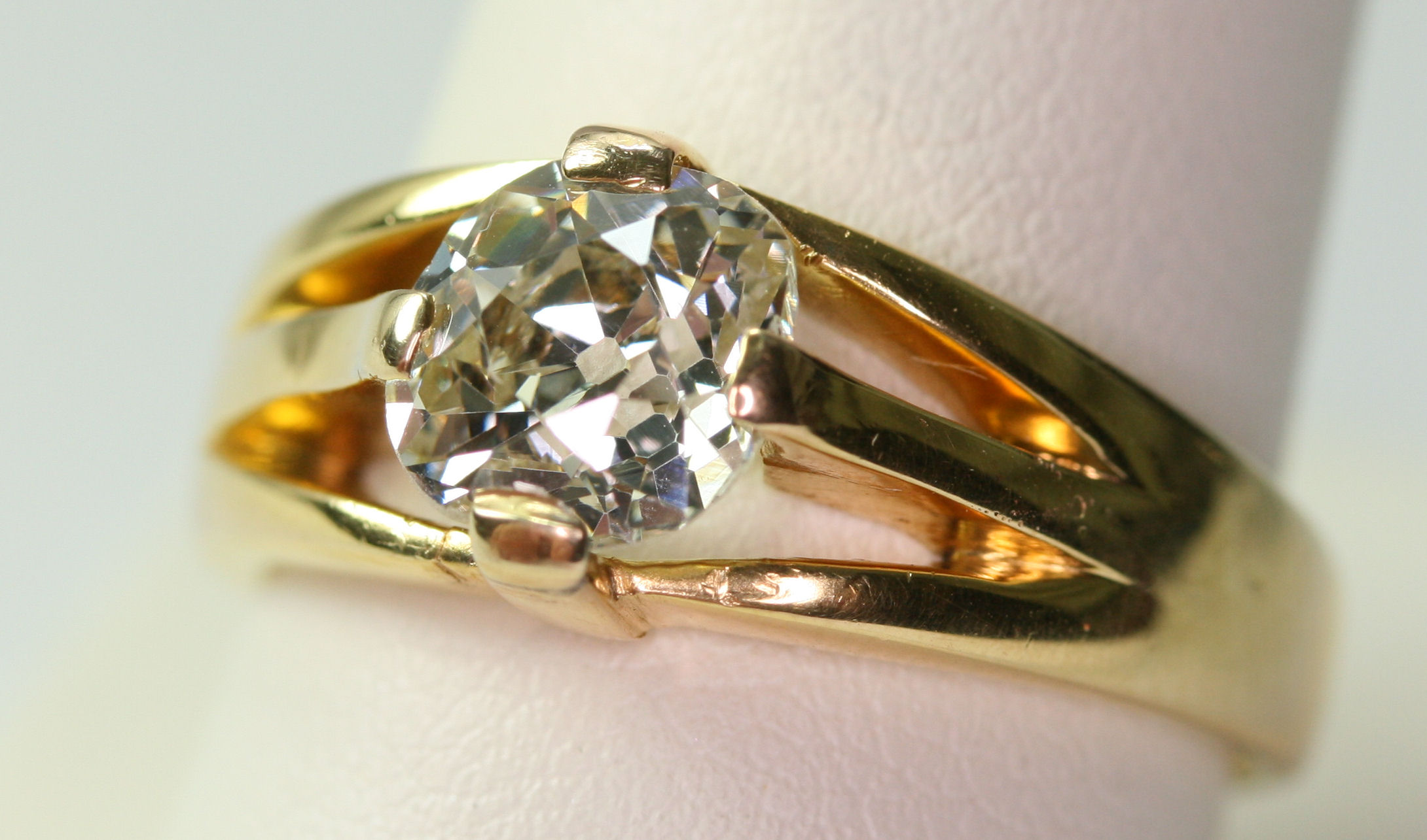 A gentleman's solitaire diamond ring