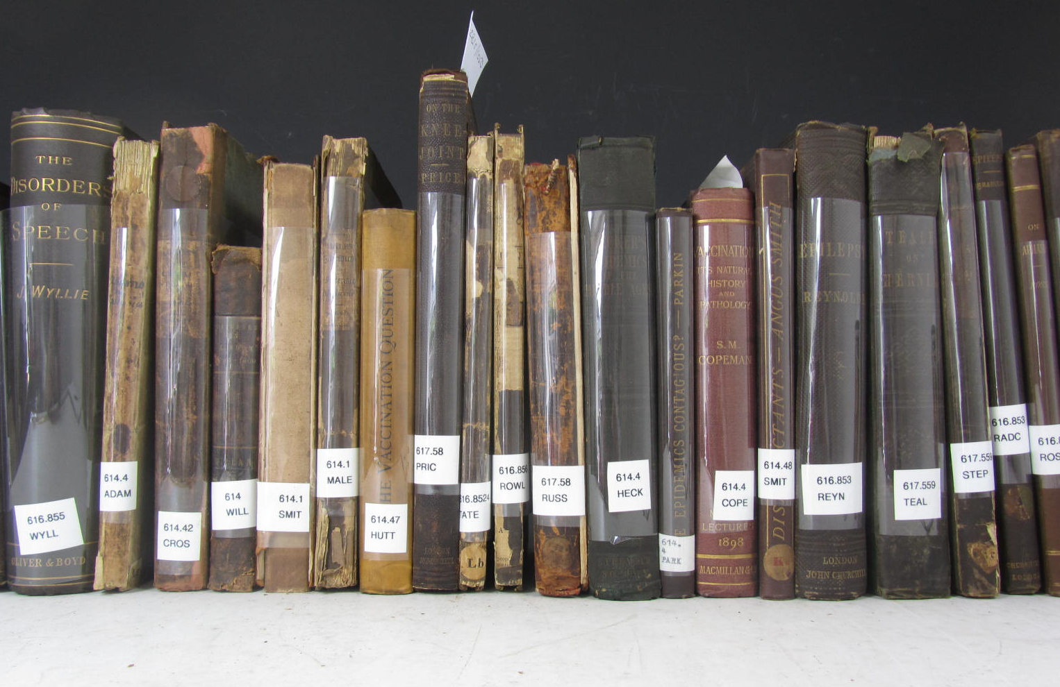 Nineteenth century British medicine, a large quantity, including Adams, Joseph