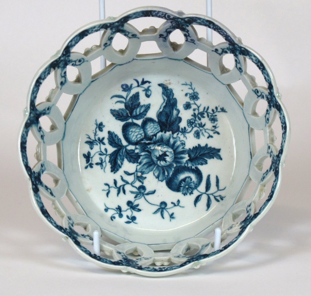 WORCESTER BLUE AND WHITE 'PINE CONE' PATTERN BASKET