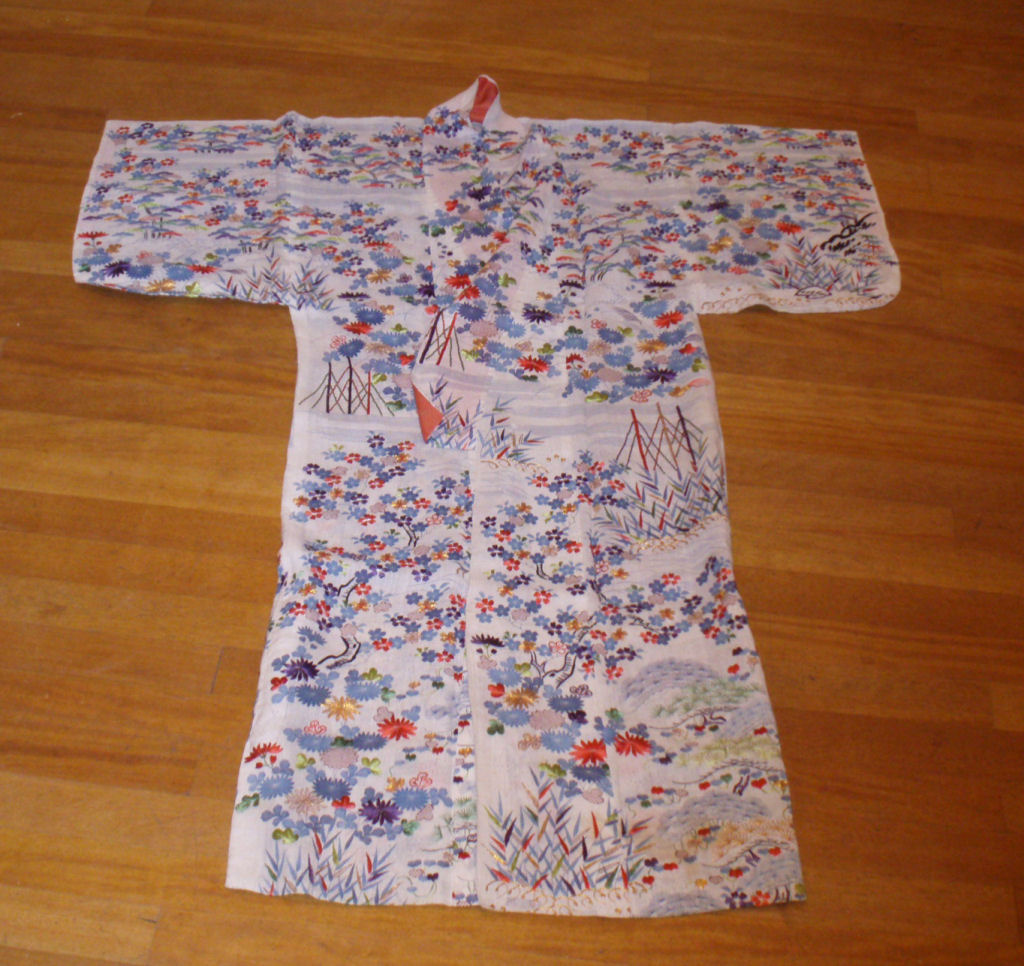 A 19th/20th century Japanese lady's hemp cloth kimono