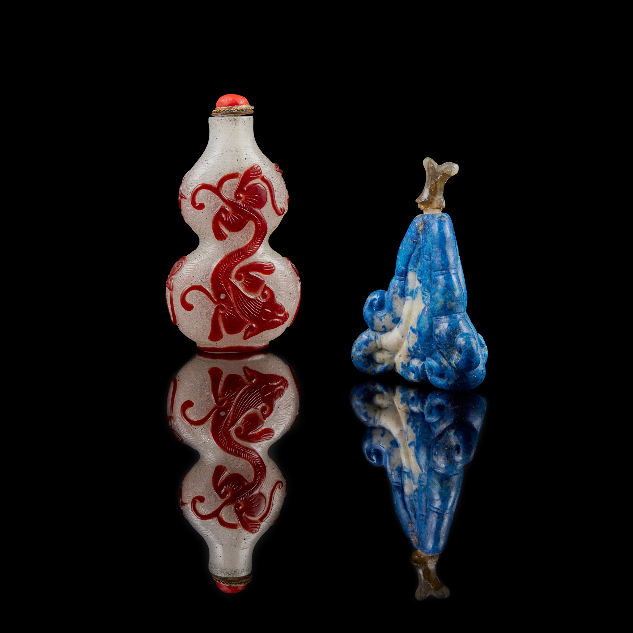 GROUP OF TWO SNUFF BOTTLES